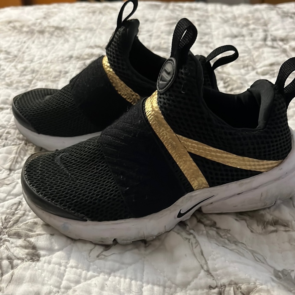 Nike Little Kids’ Presto Extreme Shoes: Black & Gold